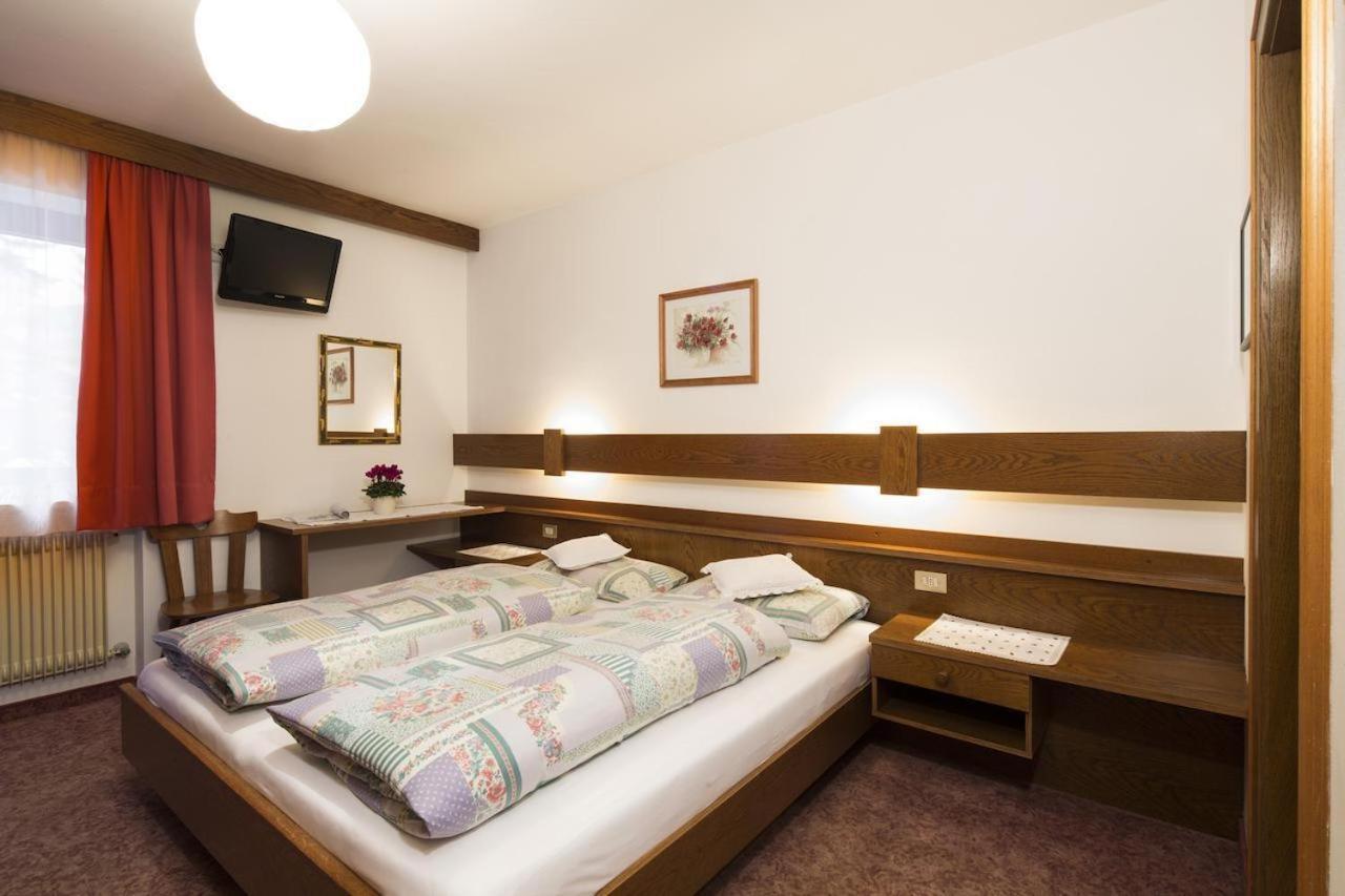 Ciasa Iris Hotel Colfosco Room photo