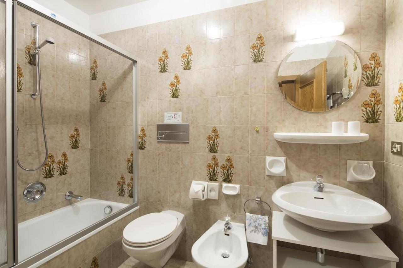 Ciasa Iris Hotel Colfosco Room photo