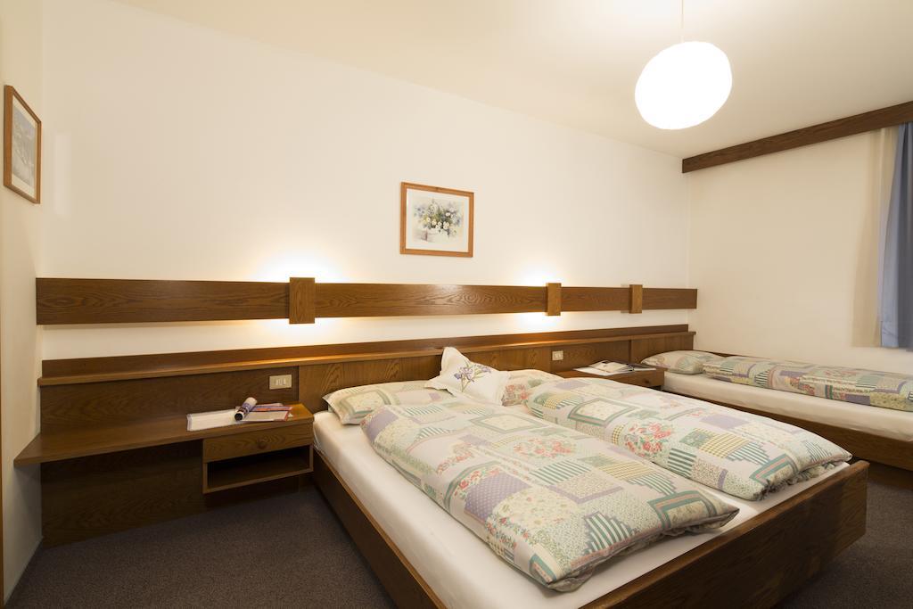 Ciasa Iris Hotel Colfosco Room photo