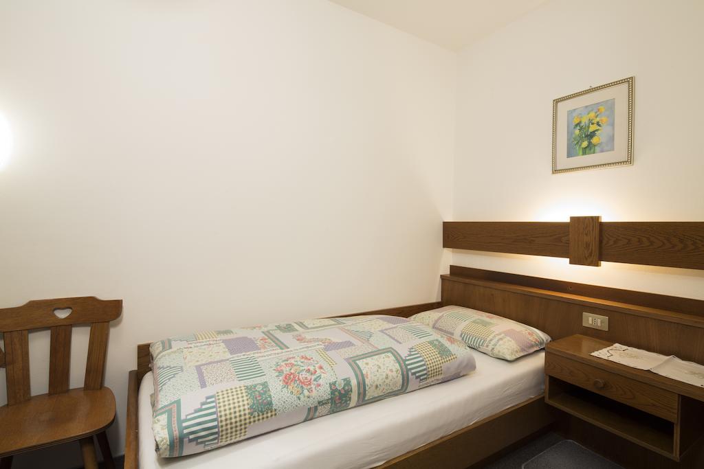 Ciasa Iris Hotel Colfosco Room photo